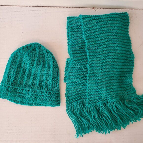 Hand Knit Scarf and Beanie Set - Picture 1 of 4